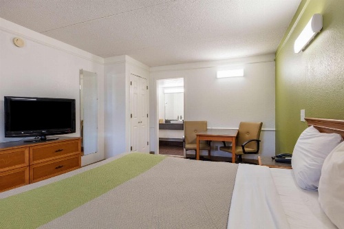 Motel 6-Knoxville, TN image 25