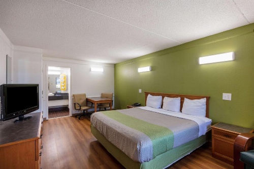 Motel 6-Knoxville, TN image 5